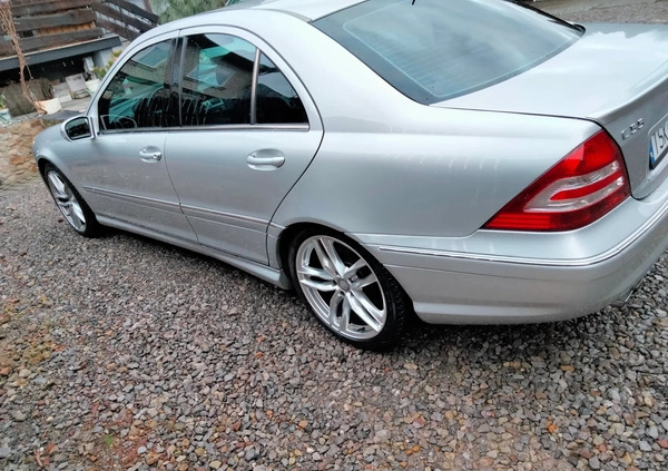 Mercedes-Benz Klasa C cena 72100 przebieg: 188000, rok produkcji 2005 z Starachowice małe 46